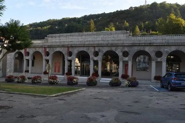 Hotel Restaurant Le Bellevue - Dış Mekan