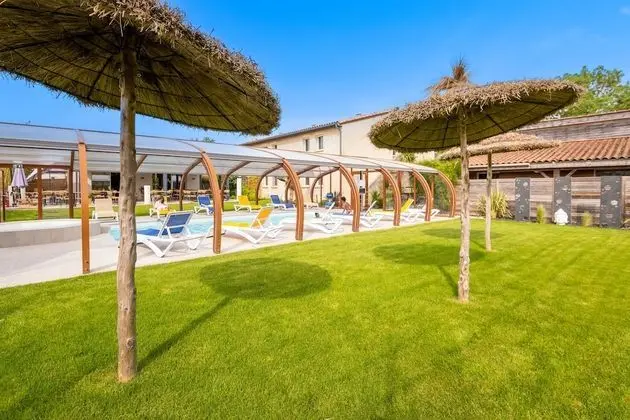 Hotel Restaurant Le Clos Fleuri - Havuz