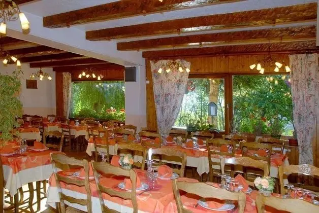 Hotel Restaurant Le Grillon - Yerinde Yemek