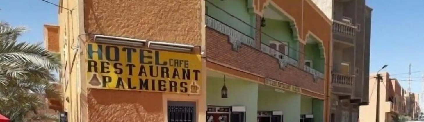 Hotel Restaurant Palmiers - Dış Mekan