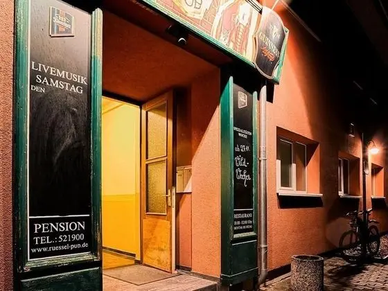 Restaurant & Pension Rüssel - Pub - Dış Mekan