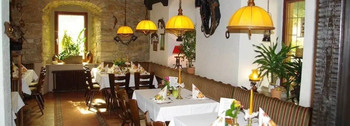 Hotel Restaurant Räuber Lippoldskrug - Yerinde Yemek