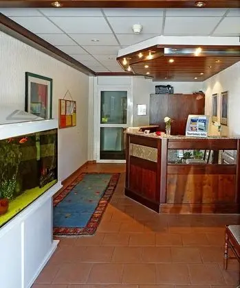 Hotel Restaurant Schwyzerhuesli - Lobi