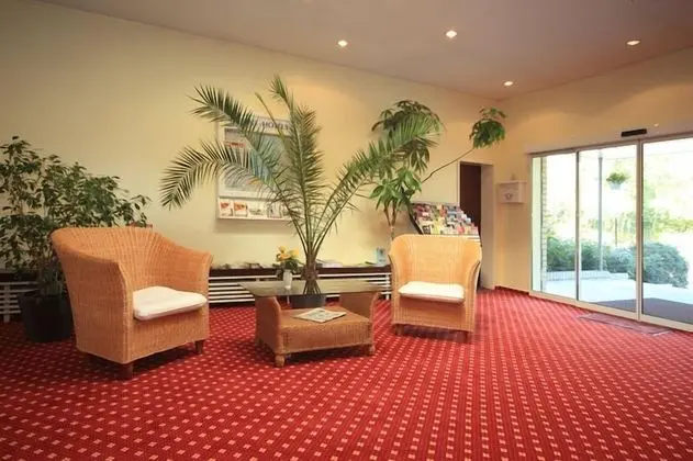 Hotel Restaurant Seegarten Quickborn - Lobi