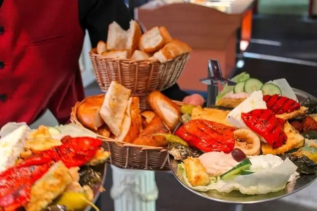 Hotel & Restaurant Sparta - Yerinde Yemek