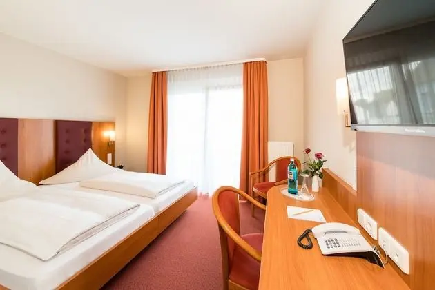 Hotel Restaurant Vater Rhein - Oda