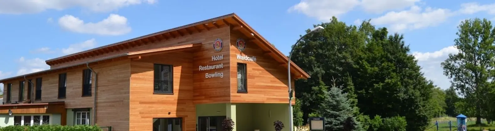 Hotel & Restaurant Waldcafe Hettstedt - 1