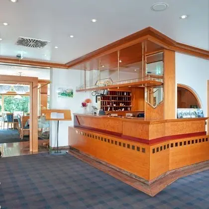 Hotel Restaurant Waldhorn - Lobi