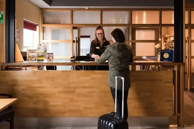 Hotel Restaurant Zalen Hoogeerd - Lobi