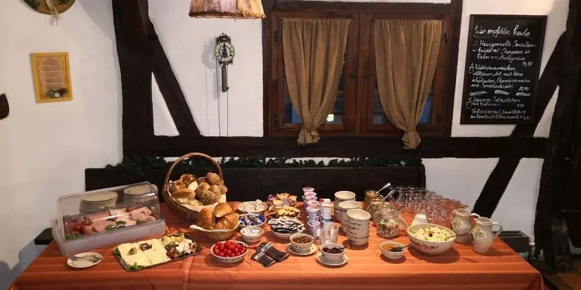 Hotel Restaurant Zum Nachtwächter - Genel