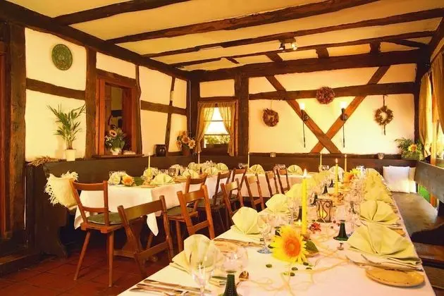 Hotel Restaurant Zum Nachtwächter - Yerinde Yemek