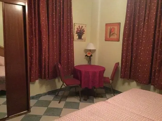Hotel Restaurante Montserrat - Oda