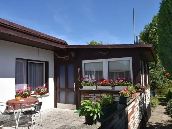 Restful Bungalow in Kühlungsborn near Beach