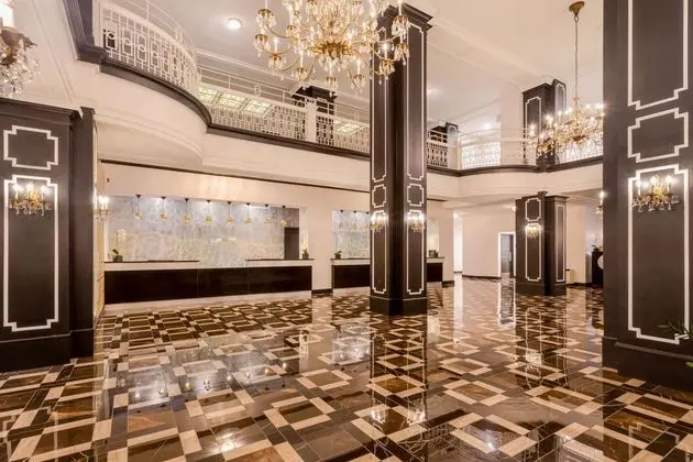 Retlaw Plaza Hotel