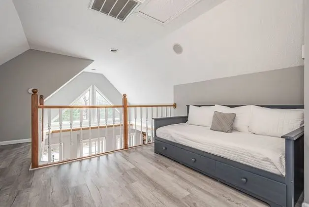 Retreat With a View - Oda