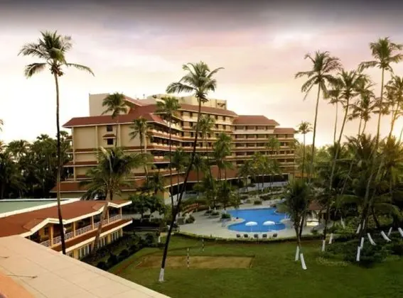 The Retreat Hotel & Convention Centre - Dış Mekan