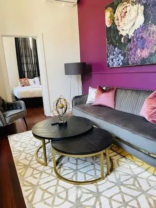 Retro 1 Bedroom Apartment in Perth - Oda Düzeni