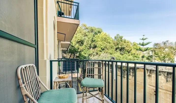 Retro Designer Homelike Apartment - Close to Beach
