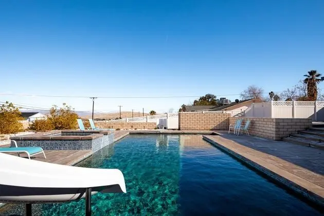 Retro Pool Retreat