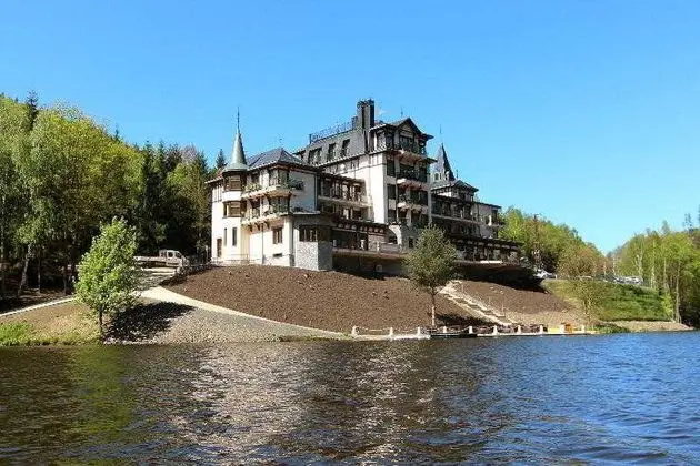 Retro Riverside Wellness Resort