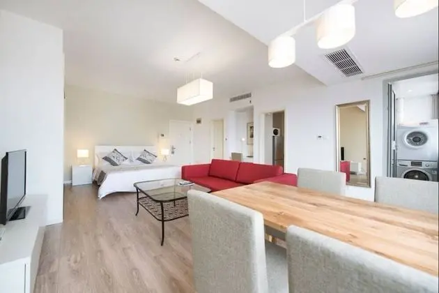 Reunion International Residence