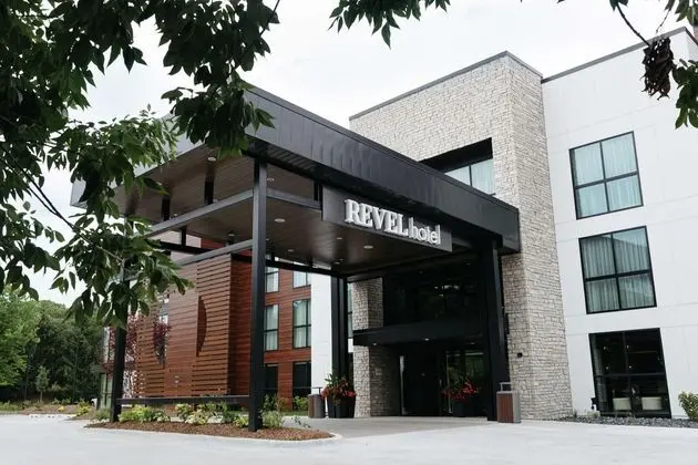 Revel Hotel Des Moines Urbandale, Tapestry Collect