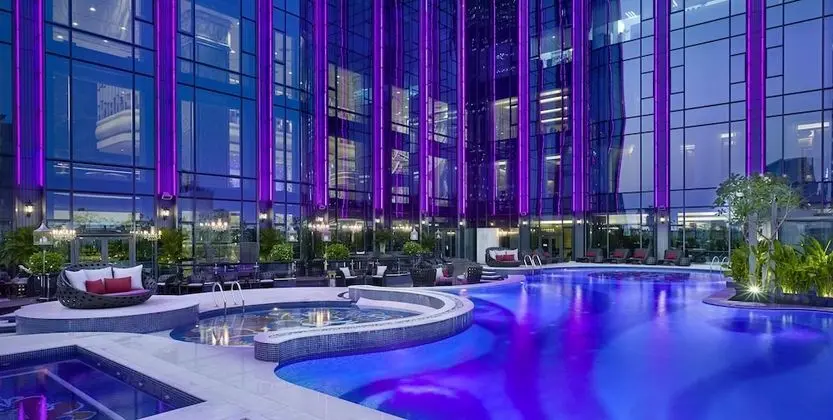 The Reverie Saigon Residential Suites - Havuz