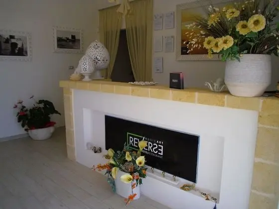 Hotel Reverse - Lobi
