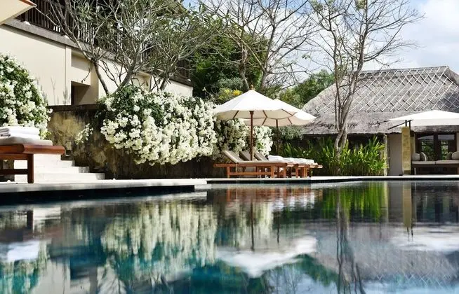 REVĪVŌ Wellness Resort Nusa Dua Bali - CHSE Certified - Havuz