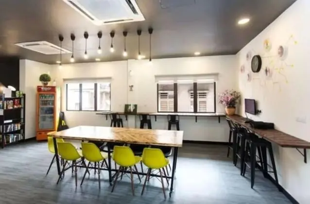Revopackers - hostel - Yerinde Yemek