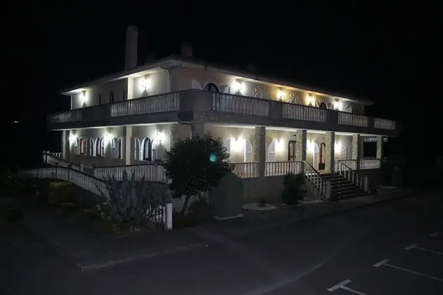 Hotel Reyes Astures - Dış Mekan