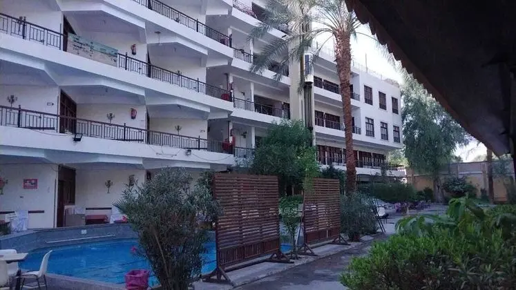 Rezeiky Hotel And Camp Luxor - Havuz