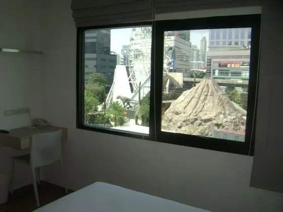 Rezt Bangkok - Hostel - Oda Manzaraları