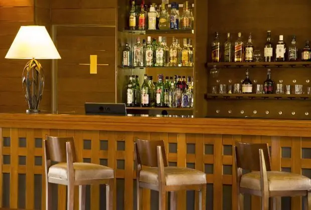 RH Rochester Calafate - Bar