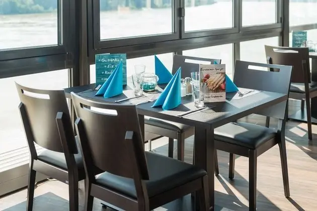 Rheinterrassen Hotel Café Restaurant - Yerinde Yemek