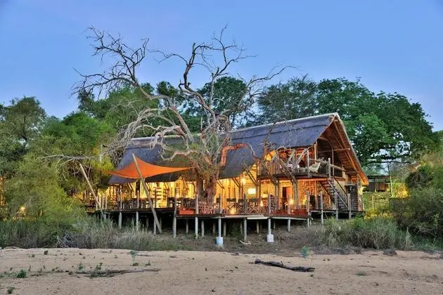Rhino Post Safari Lodge - Öne Çıkan Resim