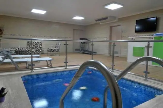 Rhiss Hotel Bostanci - Havuz