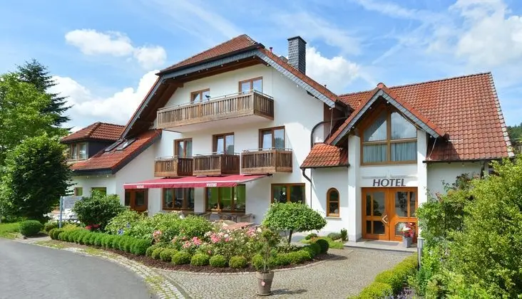RHÖN-HOTEL SONNENHOF