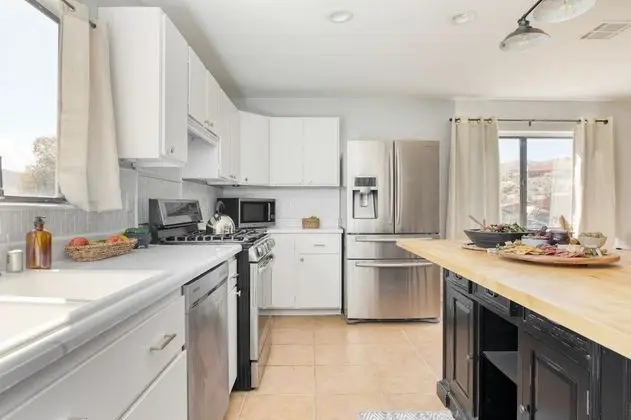 Rhythm by Avantstay Stunning Home w/ Pool, Hot Tub & Sweeping Views - İç Mekan
