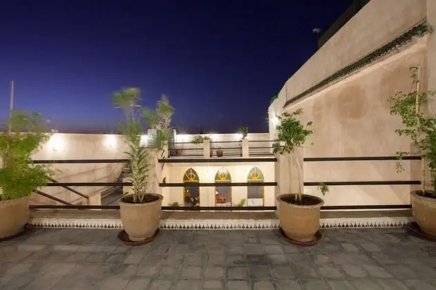 Riad 111 - 1