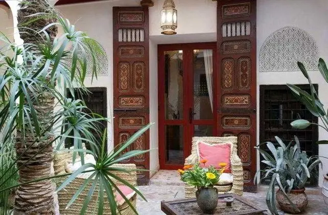Riad Aladdin - Genel