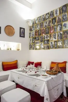 Riad Azahar - Yerinde Yemek