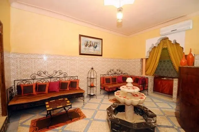 Riad Belinda - Genel