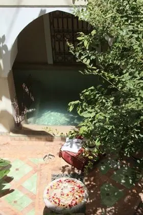 Riad El Youssoufi - Havuz
