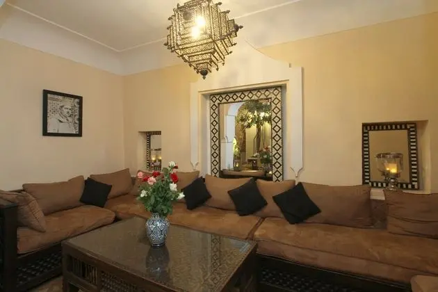 Riad El Youssoufi - Lobi
