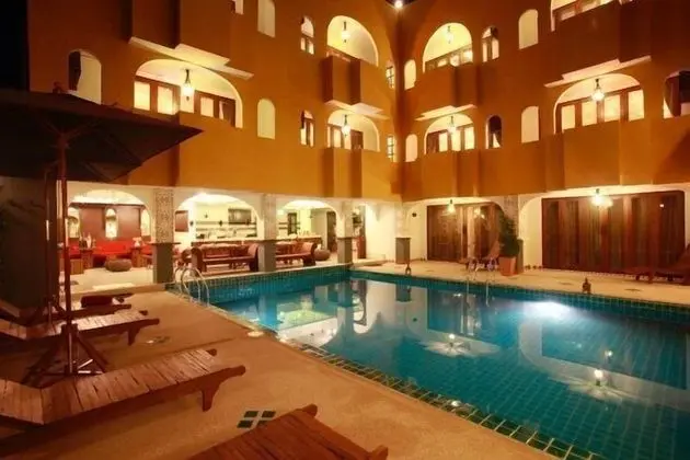 Riad Hua Hin Hotel - Havuz