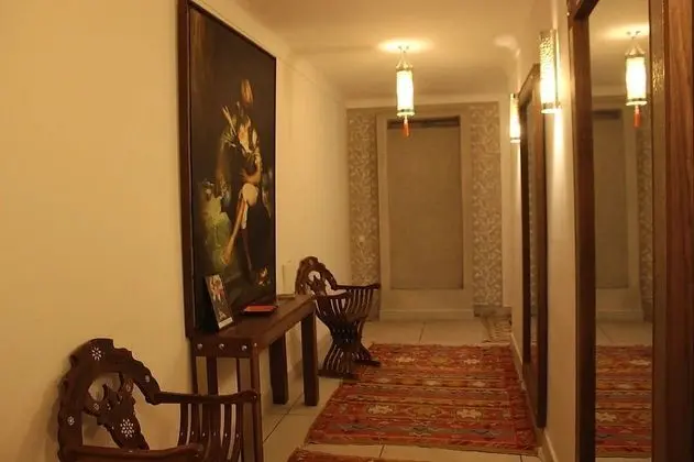 Riad La Sarrazine - İç Mekan