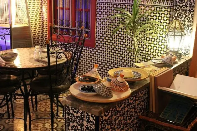 Riad Meftaha - Yerinde Yemek