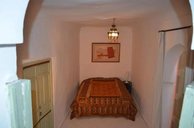 Riad Misria - Oda