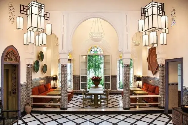 Riad Mokhtar - Lobi